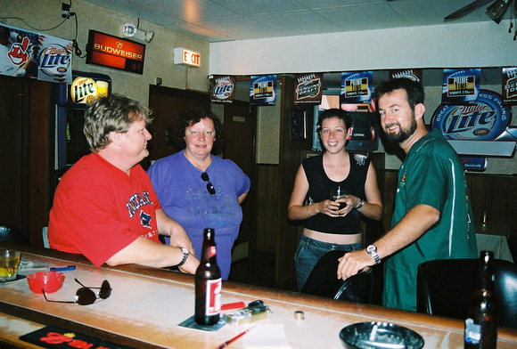 Bec and Warwick had just arrived in Ohio that day, and our first stop was the Club.  Chas was working, and we knew we'd find Aunt Debby and Uncle Lenny -- along with Carrie, Mac, Chantal and Keegan --