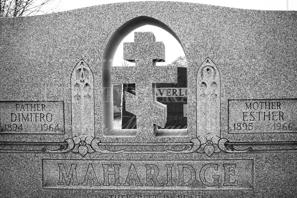ST. THEODOSIUS CEMETERY / MAHARIDGEThis is the grave of Dimitro Maharidge (1894 - 1964) and his wife Esther Maharidge (1895 - 1966)Id#: 0620928Name: Maharidge, DimitroDate: Feb 4 1964Source: Plain Dea