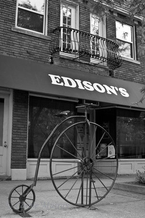Edison's Pub, TremontCleveland, Ohio© Carolyn S. Murray 2010